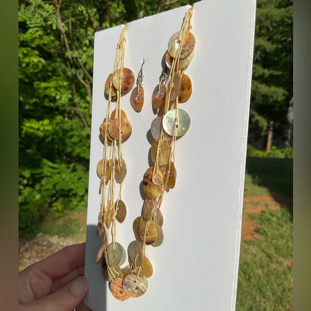 Shell Button Necklace and Earring Set - Picture 2 of 11